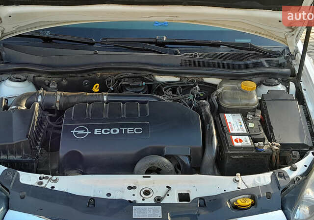 Белый Опель Астра, объемом двигателя 1.25 л и пробегом 410 тыс. км за 6500 $, фото 18 на Automoto.ua