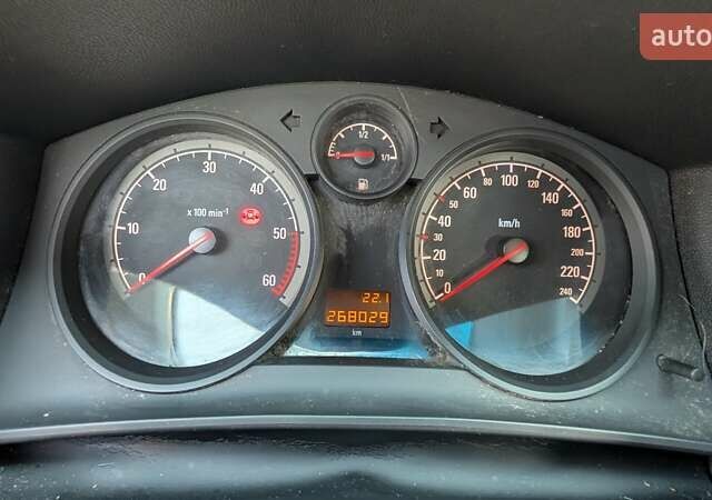 Белый Опель Астра, объемом двигателя 1.69 л и пробегом 268 тыс. км за 6900 $, фото 4 на Automoto.ua