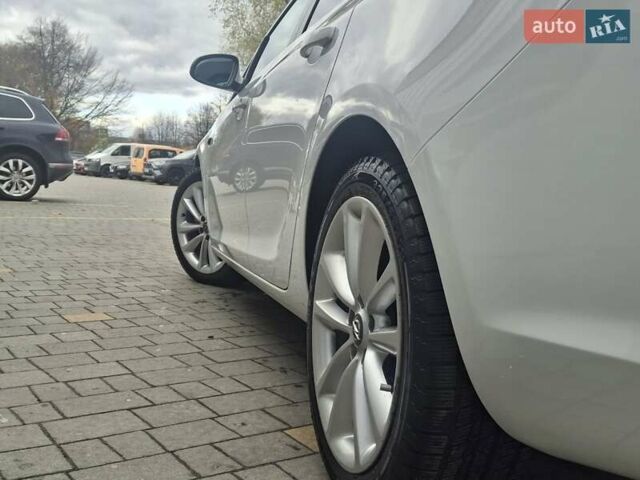 Опель Астра 2012 у Дрогобичі на Automoto.ua Білий Опель Астра, об'ємом двигуна 1.7 л та пробігом 232 тис. км за 8500 $, фото 5 на Automoto.ua