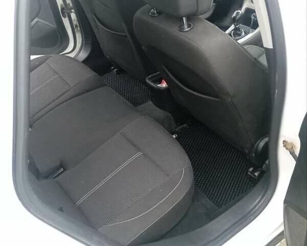 Белый Опель Астра, объемом двигателя 1.3 л и пробегом 268 тыс. км за 5700 $, фото 8 на Automoto.ua