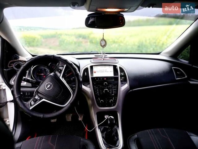 Белый Опель Астра, объемом двигателя 1.7 л и пробегом 265 тыс. км за 7200 $, фото 8 на Automoto.ua