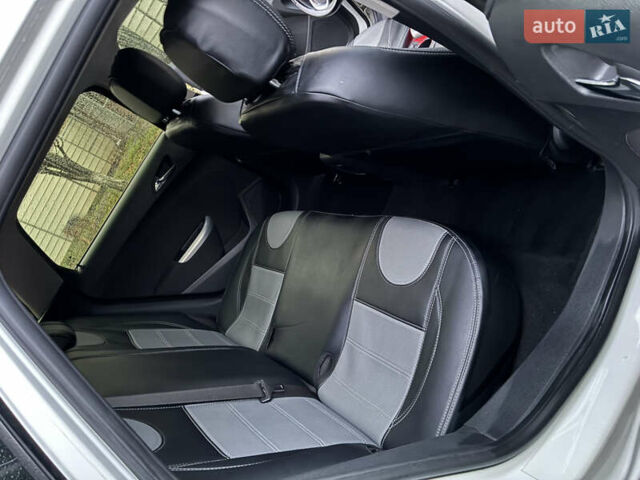 Опель Астра 2012 в Житомире на Automoto.ua Белый Опель Астра, объемом двигателя 1.3 л и пробегом 278 тыс. км за 5900 $, фото 15 на Automoto.ua