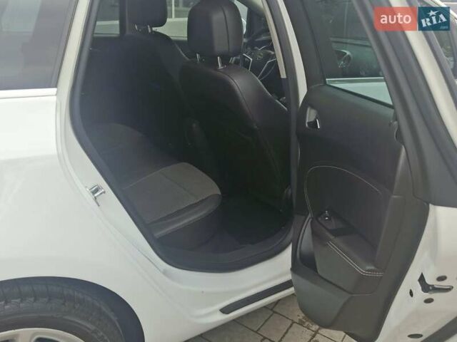 Опель Астра 2012 у Дрогобичі на Automoto.ua Білий Опель Астра, об'ємом двигуна 1.7 л та пробігом 232 тис. км за 8500 $, фото 43 на Automoto.ua