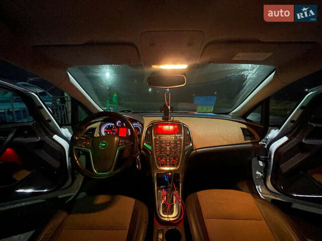 Белый Опель Астра, объемом двигателя 2 л и пробегом 140 тыс. км за 7600 $, фото 10 на Automoto.ua