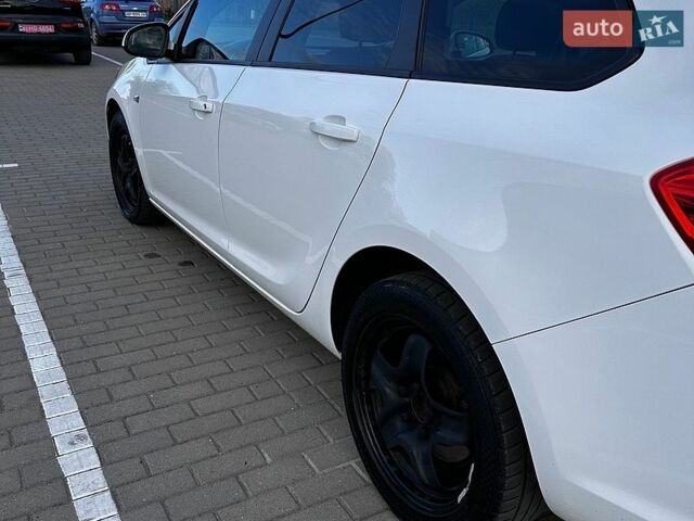 Белый Опель Астра, объемом двигателя 1.7 л и пробегом 242 тыс. км за 6900 $, фото 7 на Automoto.ua