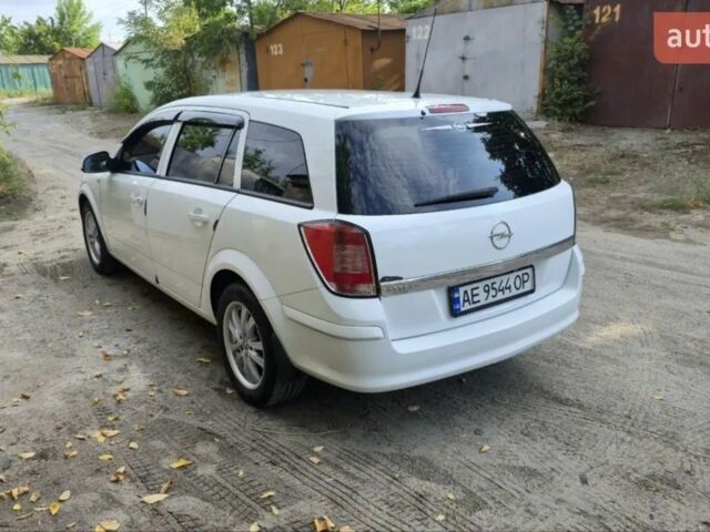 Белый Опель Астра, объемом двигателя 0 л и пробегом 148 тыс. км за 7200 $, фото 2 на Automoto.ua