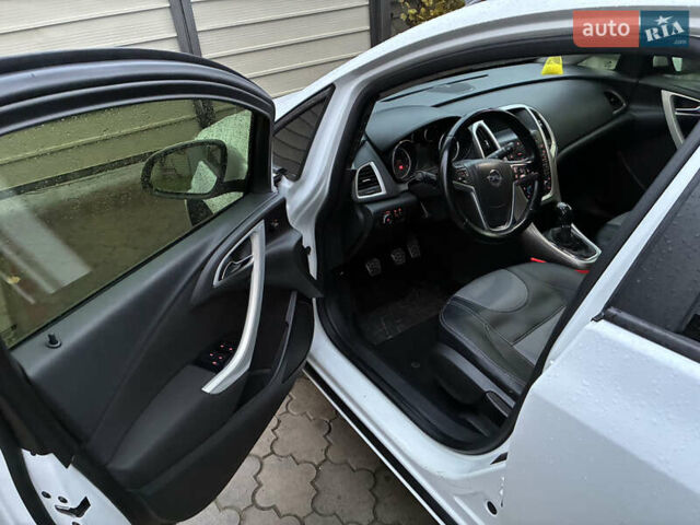 Опель Астра 2012 в Житомире на Automoto.ua Белый Опель Астра, объемом двигателя 1.3 л и пробегом 278 тыс. км за 5900 $, фото 16 на Automoto.ua