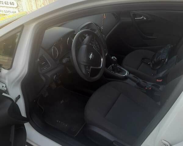 Белый Опель Астра, объемом двигателя 1.69 л и пробегом 217 тыс. км за 6800 $, фото 21 на Automoto.ua