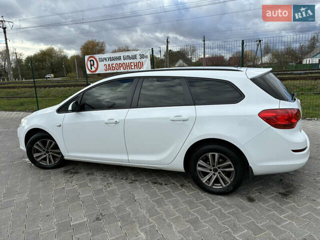 Опель Астра 2012 в Житомире на Automoto.ua Белый Опель Астра, объемом двигателя 1.3 л и пробегом 278 тыс. км за 5900 $, фото 7 на Automoto.ua