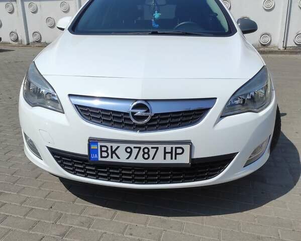 Белый Опель Астра, объемом двигателя 1.7 л и пробегом 212 тыс. км за 7599 $, фото 8 на Automoto.ua