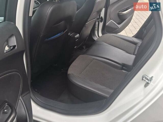 Белый Опель Астра, объемом двигателя 1.7 л и пробегом 232 тыс. км за 8500 $, фото 38 на Automoto.ua