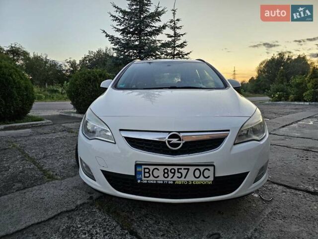 Белый Опель Астра, объемом двигателя 1.7 л и пробегом 252 тыс. км за 6500 $, фото 6 на Automoto.ua