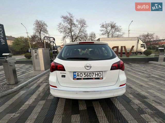 Опель Астра 2012 в Ужгороде на Automoto.ua Белый Опель Астра, объемом двигателя 1.6 л и пробегом 223 тыс. км за 7800 $, фото 3 на Automoto.ua