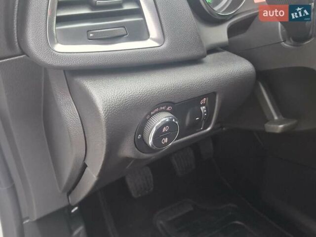 Белый Опель Астра, объемом двигателя 1.7 л и пробегом 232 тыс. км за 8500 $, фото 25 на Automoto.ua