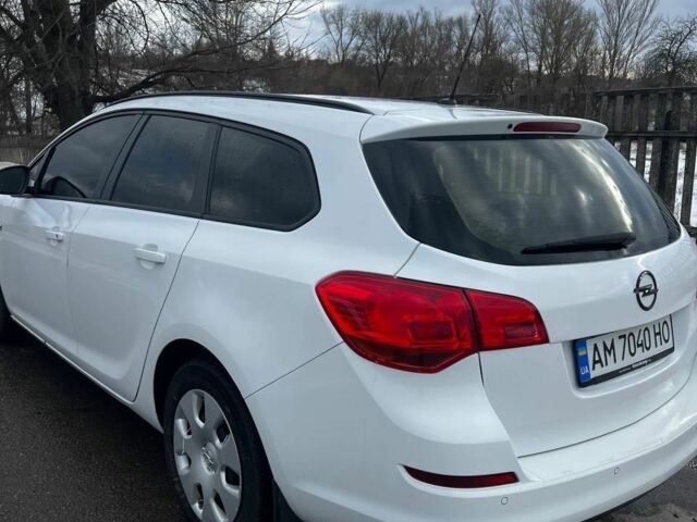Белый Опель Астра, объемом двигателя 1.3 л и пробегом 298 тыс. км за 5999 $, фото 4 на Automoto.ua