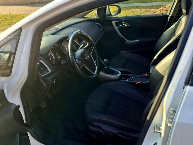 Белый Опель Астра, объемом двигателя 2 л и пробегом 18600 тыс. км за 7300 $, фото 1 на Automoto.ua