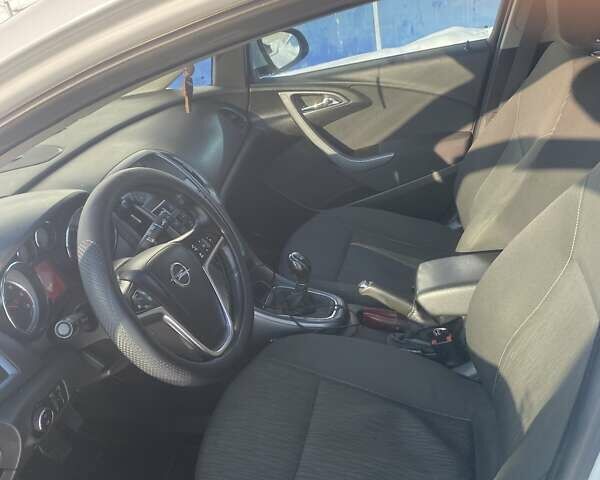 Белый Опель Астра, объемом двигателя 1.69 л и пробегом 290 тыс. км за 7500 $, фото 2 на Automoto.ua