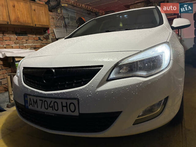 Опель Астра 2012 в Житомире на Automoto.ua Белый Опель Астра, объемом двигателя 1.3 л и пробегом 278 тыс. км за 5900 $, фото 19 на Automoto.ua