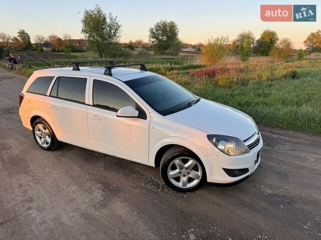 Белый Опель Астра, объемом двигателя 1.69 л и пробегом 260 тыс. км за 6100 $, фото 24 на Automoto.ua