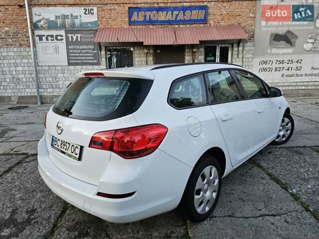 Белый Опель Астра, объемом двигателя 1.7 л и пробегом 252 тыс. км за 6500 $, фото 12 на Automoto.ua