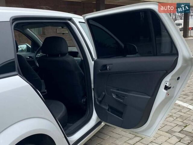 Білий Опель Астра, об'ємом двигуна 1.6 л та пробігом 132 тис. км за 5800 $, фото 21 на Automoto.ua