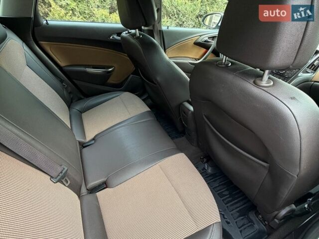 Белый Опель Астра, объемом двигателя 1.96 л и пробегом 252 тыс. км за 6000 $, фото 7 на Automoto.ua