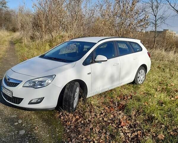 Белый Опель Астра, объемом двигателя 1.69 л и пробегом 217 тыс. км за 6800 $, фото 5 на Automoto.ua