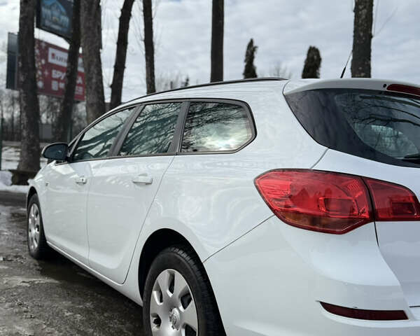 Белый Опель Астра, объемом двигателя 1.69 л и пробегом 256 тыс. км за 6200 $, фото 10 на Automoto.ua