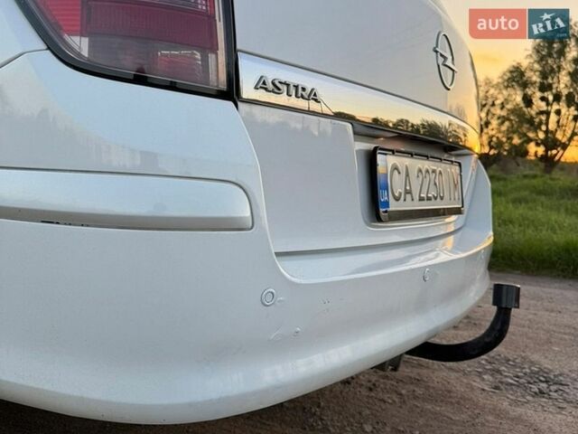 Белый Опель Астра, объемом двигателя 1.69 л и пробегом 260 тыс. км за 6100 $, фото 40 на Automoto.ua