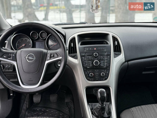 Белый Опель Астра, объемом двигателя 1.69 л и пробегом 256 тыс. км за 6200 $, фото 19 на Automoto.ua