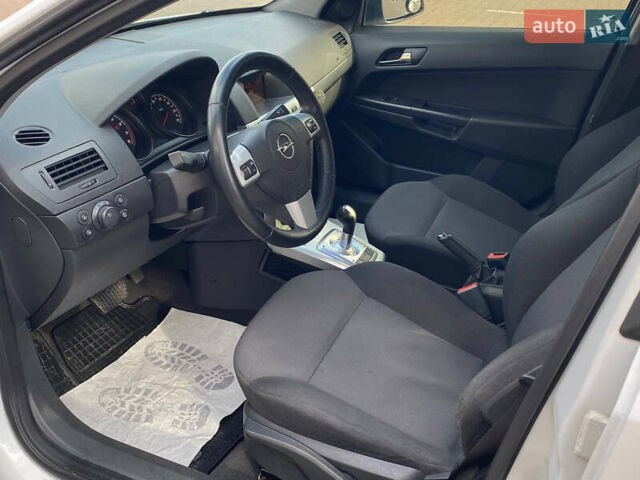 Білий Опель Астра, об'ємом двигуна 1.6 л та пробігом 201 тис. км за 6300 $, фото 8 на Automoto.ua