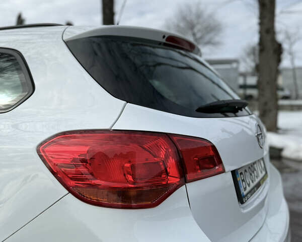 Белый Опель Астра, объемом двигателя 1.69 л и пробегом 256 тыс. км за 6200 $, фото 13 на Automoto.ua