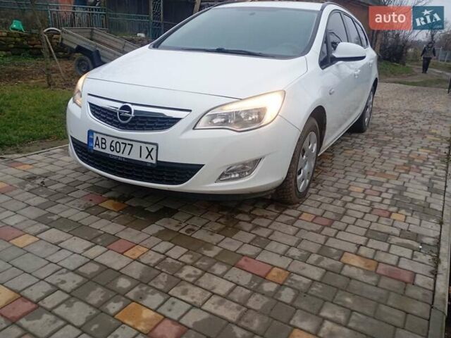 Белый Опель Астра, объемом двигателя 1.3 л и пробегом 268 тыс. км за 5700 $, фото 1 на Automoto.ua