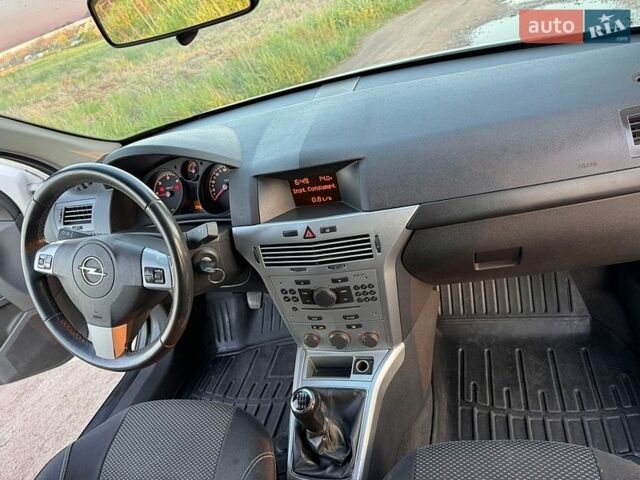 Белый Опель Астра, объемом двигателя 1.69 л и пробегом 260 тыс. км за 6100 $, фото 64 на Automoto.ua