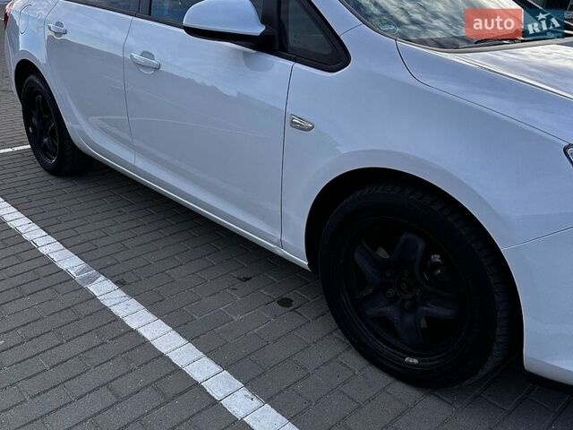 Белый Опель Астра, объемом двигателя 1.7 л и пробегом 242 тыс. км за 6900 $, фото 10 на Automoto.ua