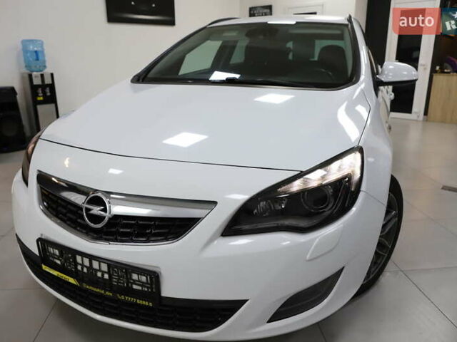 Білий Опель Астра, об'ємом двигуна 1.7 л та пробігом 144 тис. км за 8899 $, фото 18 на Automoto.ua