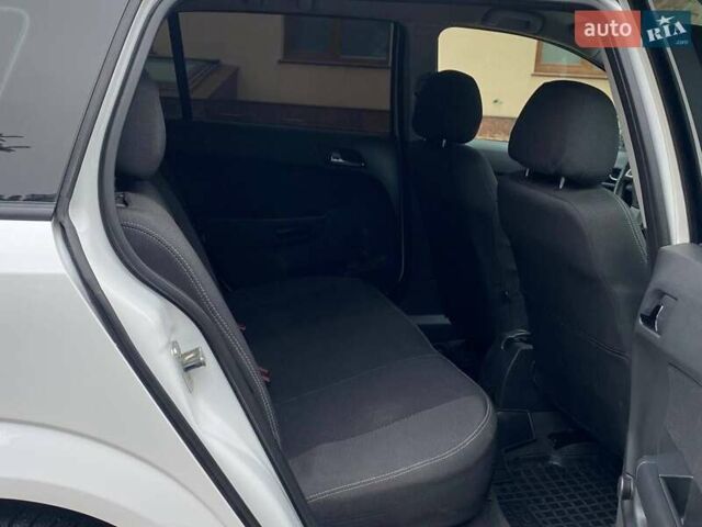 Білий Опель Астра, об'ємом двигуна 1.6 л та пробігом 132 тис. км за 5800 $, фото 20 на Automoto.ua
