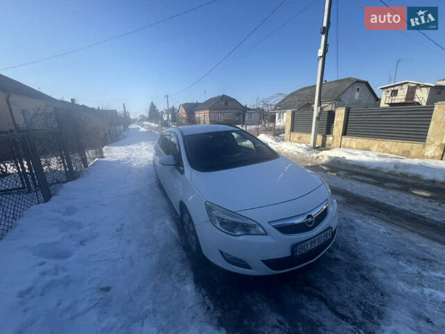 Белый Опель Астра, объемом двигателя 1.25 л и пробегом 255 тыс. км за 5800 $, фото 4 на Automoto.ua