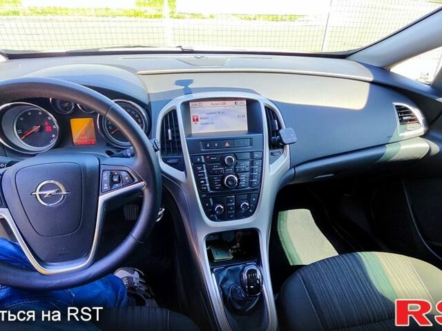 Белый Опель Астра, объемом двигателя 1.3 л и пробегом 173 тыс. км за 6500 $, фото 2 на Automoto.ua