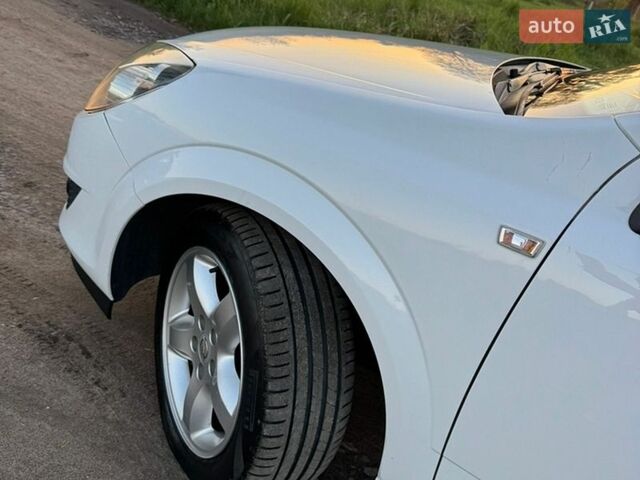 Белый Опель Астра, объемом двигателя 1.69 л и пробегом 260 тыс. км за 6100 $, фото 39 на Automoto.ua