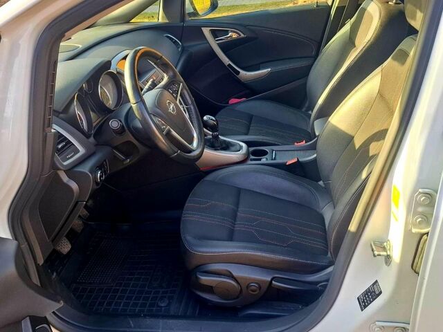 Белый Опель Астра, объемом двигателя 2 л и пробегом 18600 тыс. км за 7300 $, фото 3 на Automoto.ua