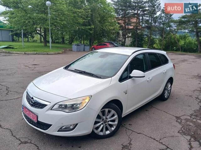 Опель Астра 2012 в Стрые на Automoto.ua Белый Опель Астра, объемом двигателя 1.7 л и пробегом 198 тыс. км за 7350 $, фото 5 на Automoto.ua