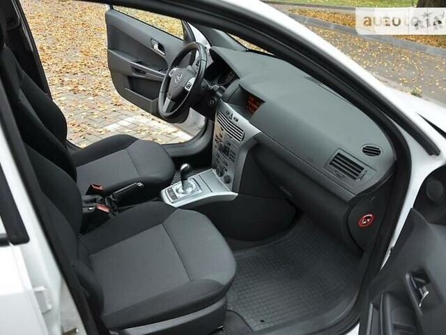 Білий Опель Астра, об'ємом двигуна 1.6 л та пробігом 163 тис. км за 5900 $, фото 2 на Automoto.ua