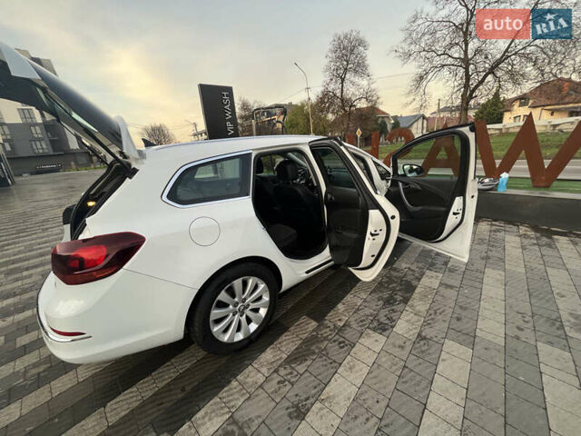 Опель Астра 2012 в Ужгороде на Automoto.ua Белый Опель Астра, объемом двигателя 1.6 л и пробегом 223 тыс. км за 7800 $, фото 5 на Automoto.ua
