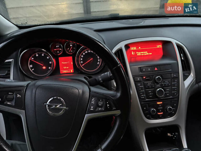Опель Астра 2012 в Житомире на Automoto.ua Белый Опель Астра, объемом двигателя 1.3 л и пробегом 278 тыс. км за 5900 $, фото 12 на Automoto.ua