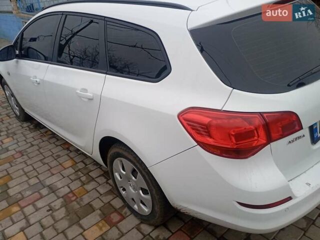 Белый Опель Астра, объемом двигателя 1.3 л и пробегом 268 тыс. км за 5700 $, фото 4 на Automoto.ua