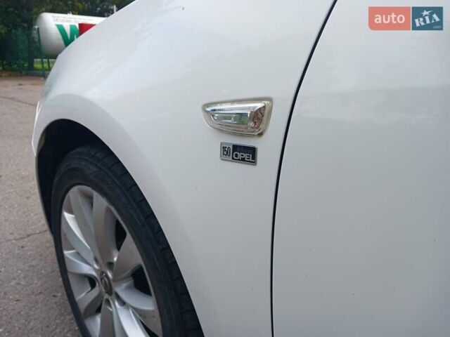 Опель Астра 2012 в Стрые на Automoto.ua Белый Опель Астра, объемом двигателя 1.7 л и пробегом 198 тыс. км за 7350 $, фото 52 на Automoto.ua