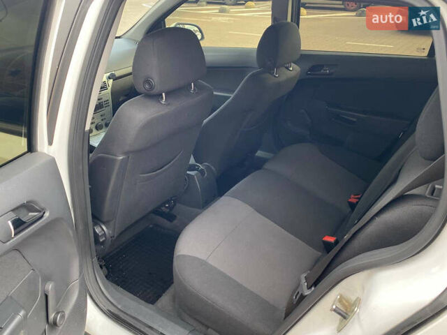 Білий Опель Астра, об'ємом двигуна 1.6 л та пробігом 201 тис. км за 6300 $, фото 10 на Automoto.ua