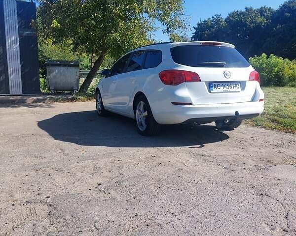 Белый Опель Астра, объемом двигателя 1.7 л и пробегом 248 тыс. км за 8150 $, фото 3 на Automoto.ua