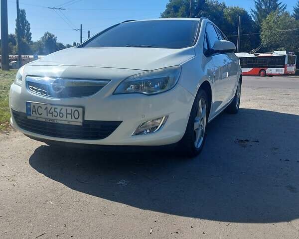 Белый Опель Астра, объемом двигателя 1.7 л и пробегом 248 тыс. км за 8550 $, фото 1 на Automoto.ua